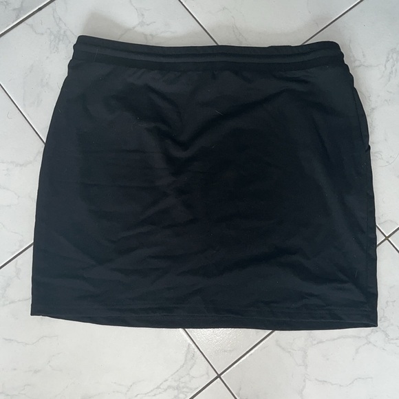 Mini skirt - Picture 2 of 3